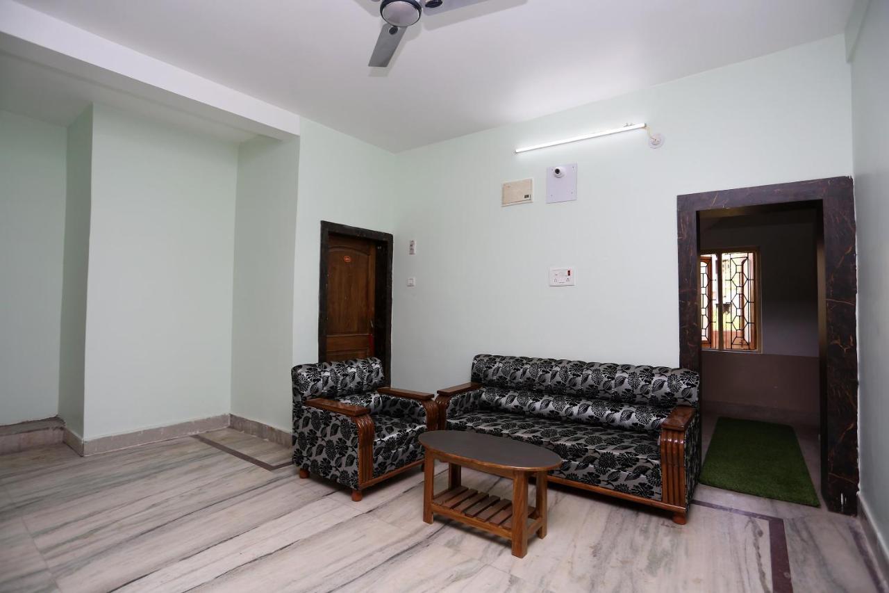 Oyo 24317 Aditya Guest House 3 Бхубанешвар Екстер'єр фото