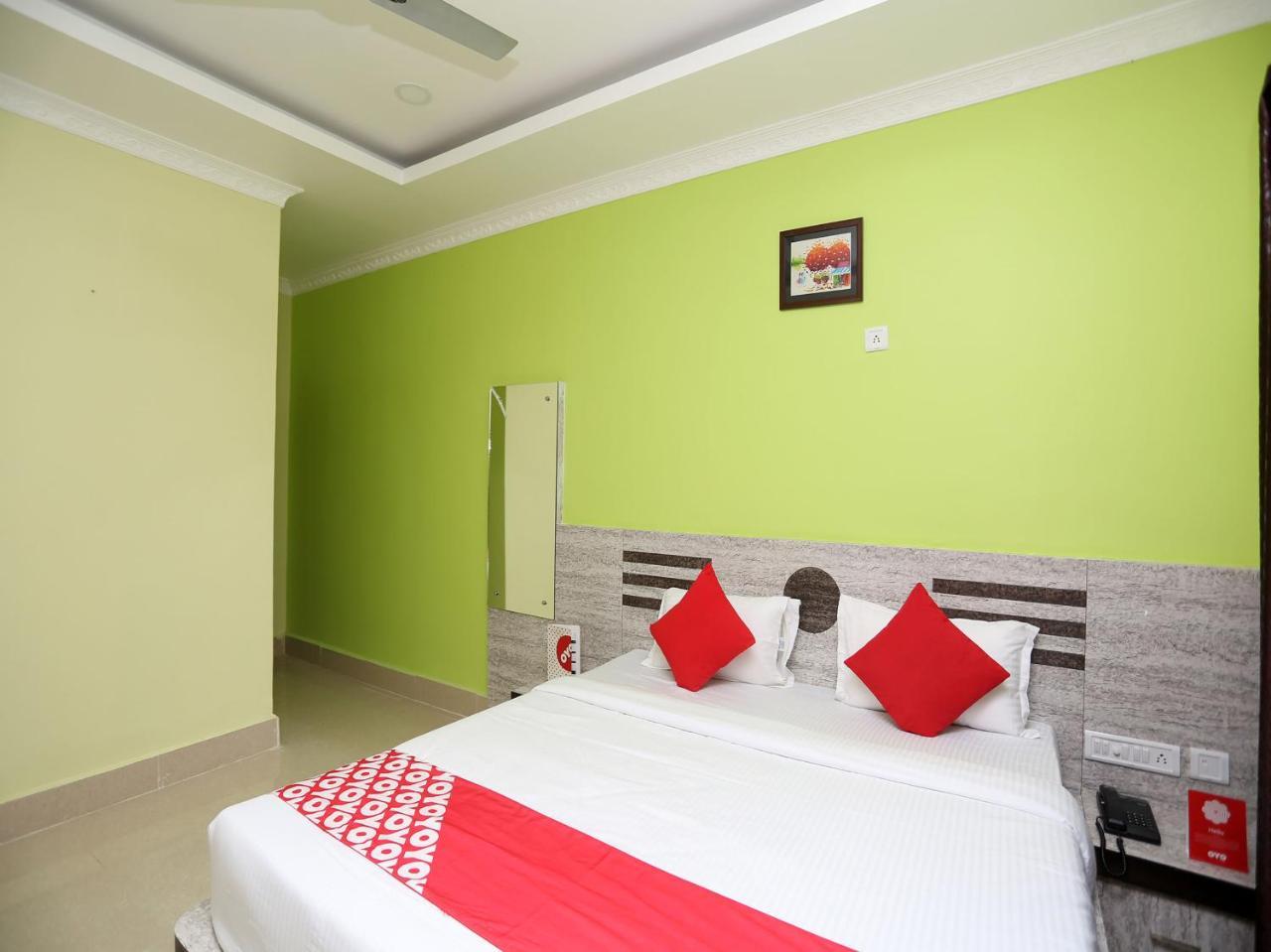 Oyo 24317 Aditya Guest House 3 Бхубанешвар Екстер'єр фото